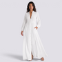 Vestido camisero largo mujer cuello mao con bolsillos en blanco, vista frontal