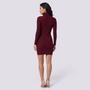 Vestido jersey ajustado de mujer color burdeos con cuello alto y manga larga, vista trasera
