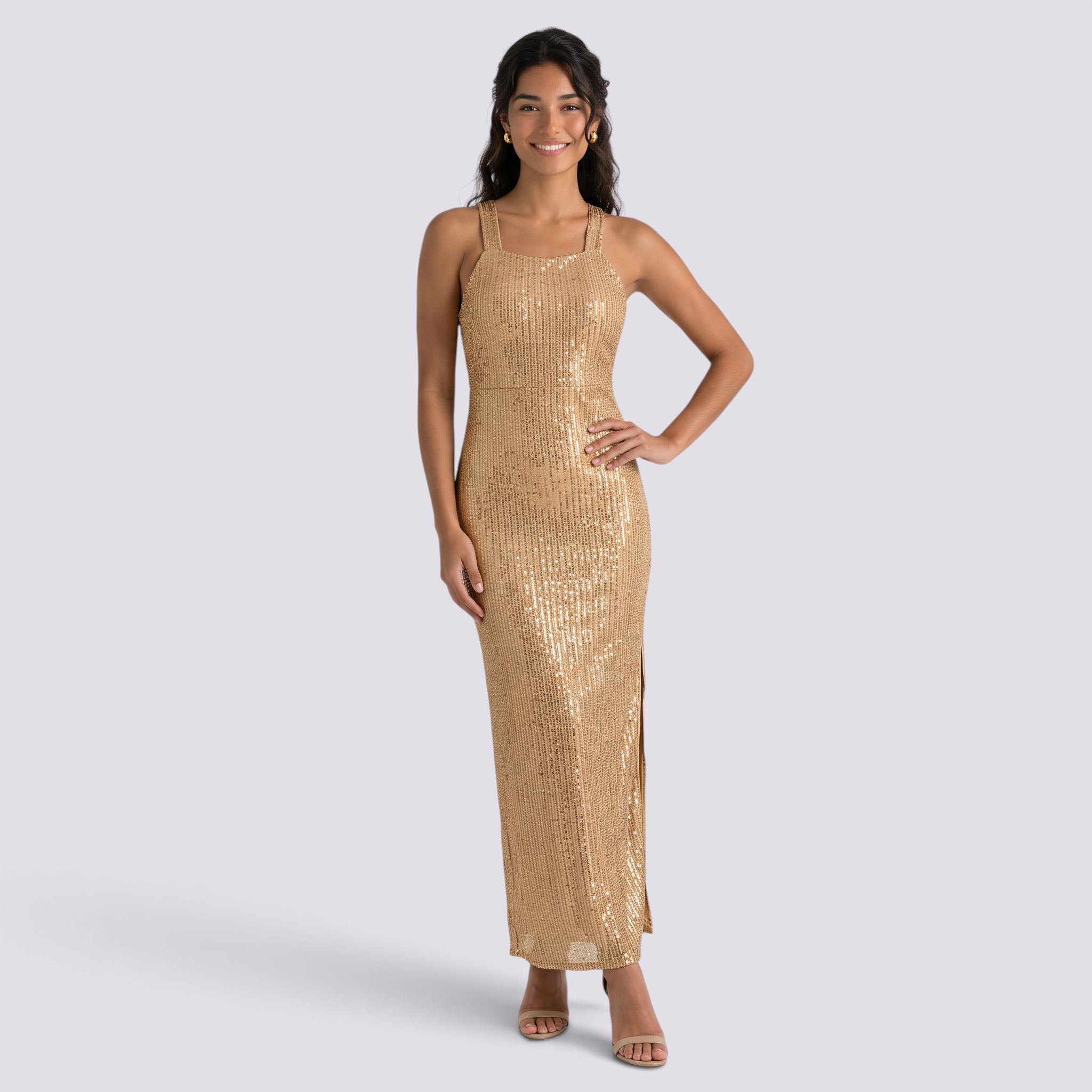 Vestido largo de fiesta dorado con escote halter y lentejuelas - vista frontal