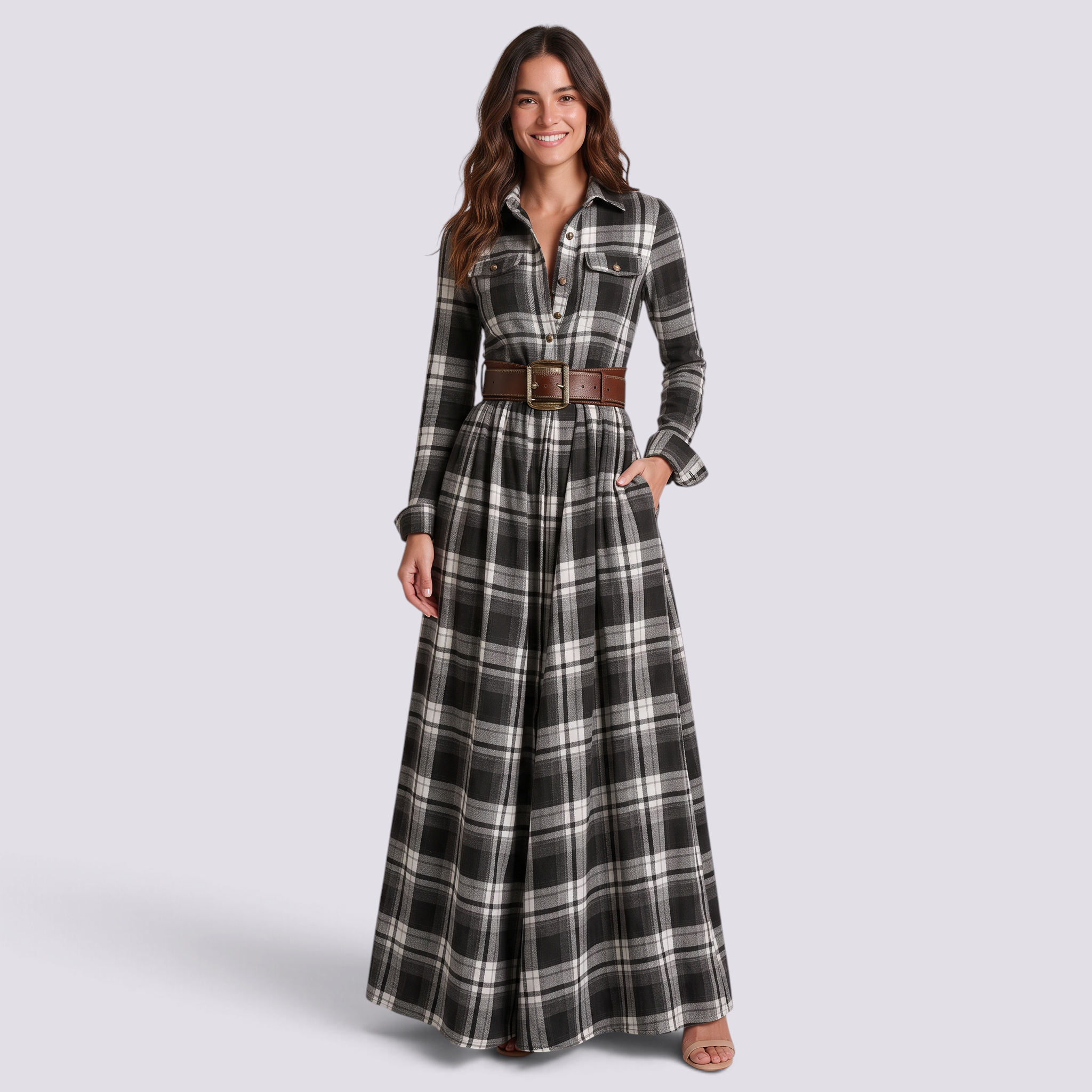 Mujer con vestido largo camisero de cuadros tartán con cinturón, cuadros negro, vista frontal
