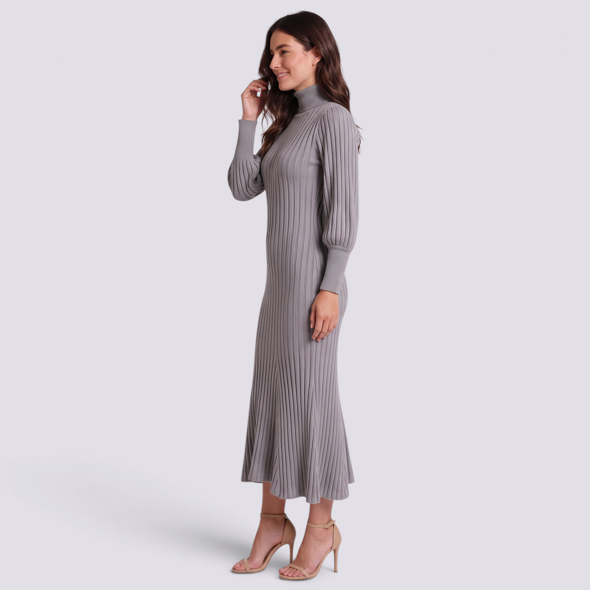 Vestido largo de mujer de punto acanalado con cuello alto, manga farol y bajo sirena color gris, vista lateral