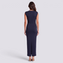Vestido largo mujer sin mangas fruncido ajustado en azul marino, vista trasera