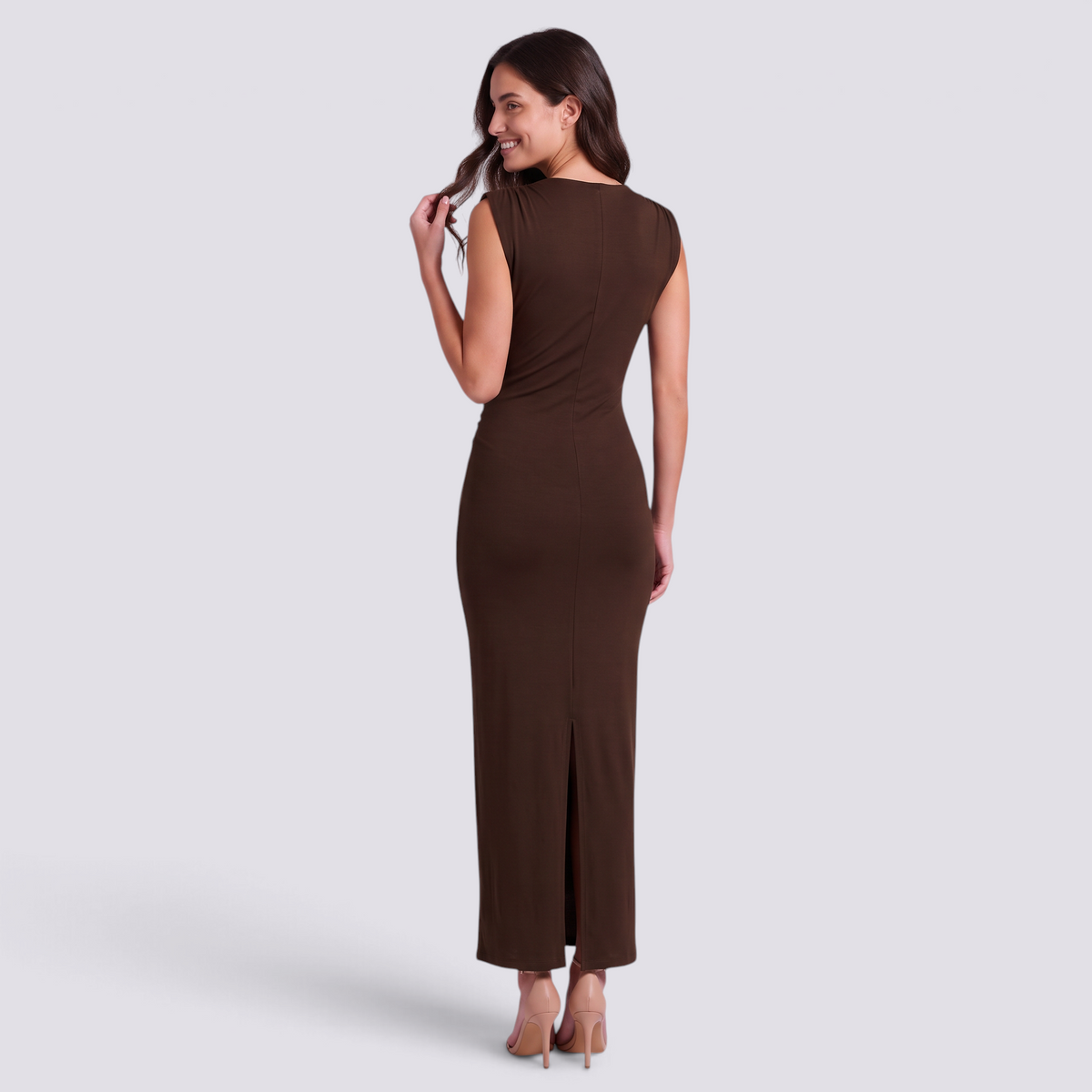 Vestido largo mujer sin mangas fruncido ajustado en café, vista trasera