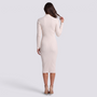 Vestido midi de mujer de punto con cuello alto en blanco roto, vista trasera