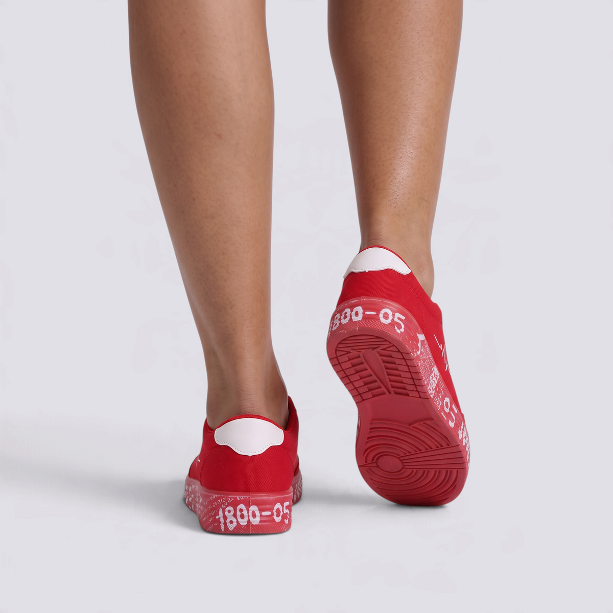 Zapatillas de lona mujer con estampado de corazón en rojo, vista trasera
