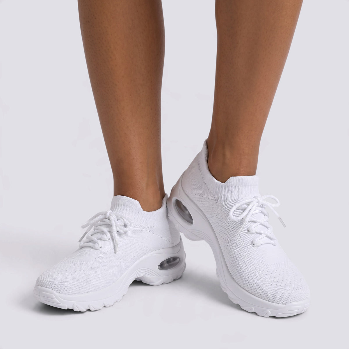 Zapatillas deportivas mujer plataforma tipo calcetín en blanco, vista frontal