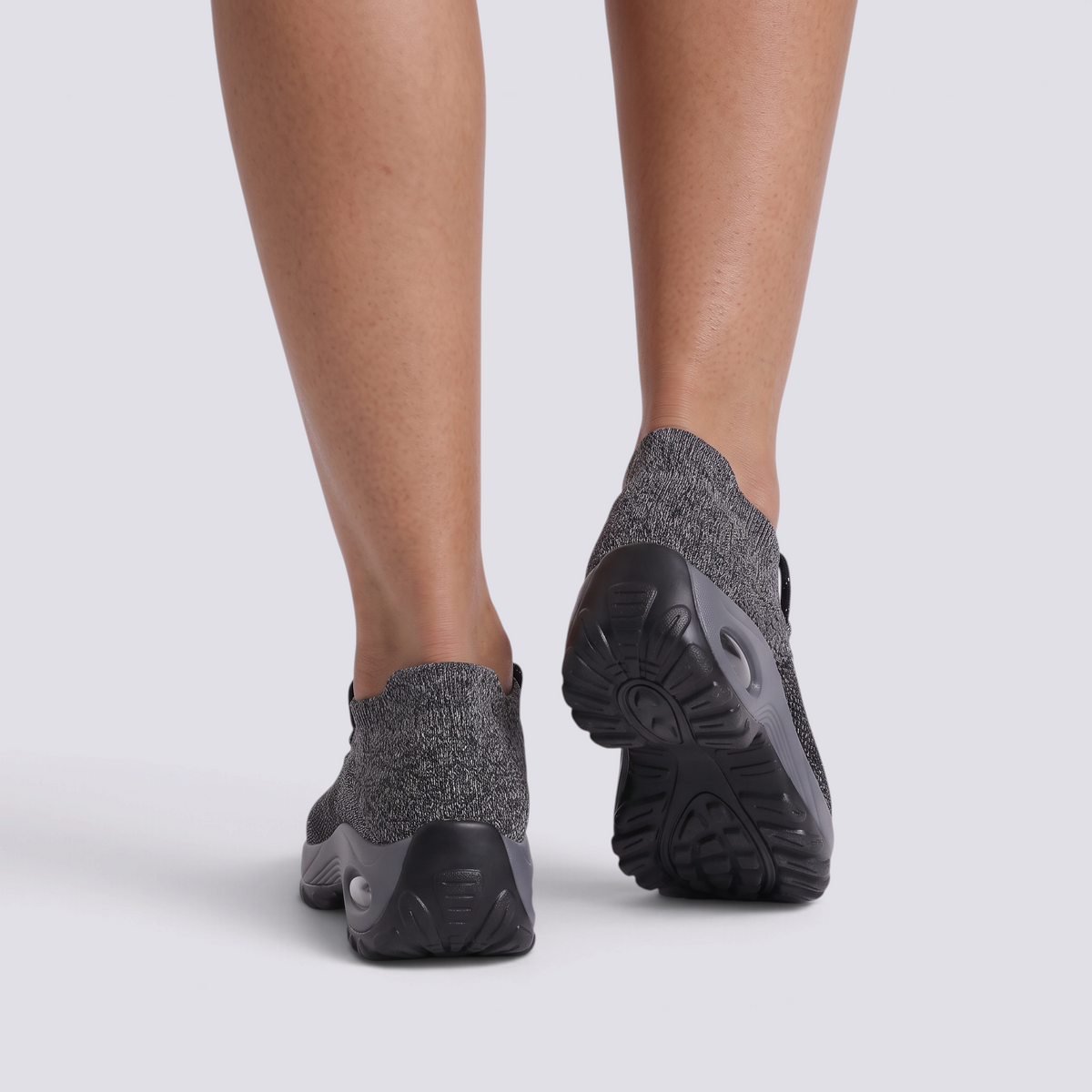 Zapatillas deportivas mujer plataforma tipo calcetín en gris, vista trasera