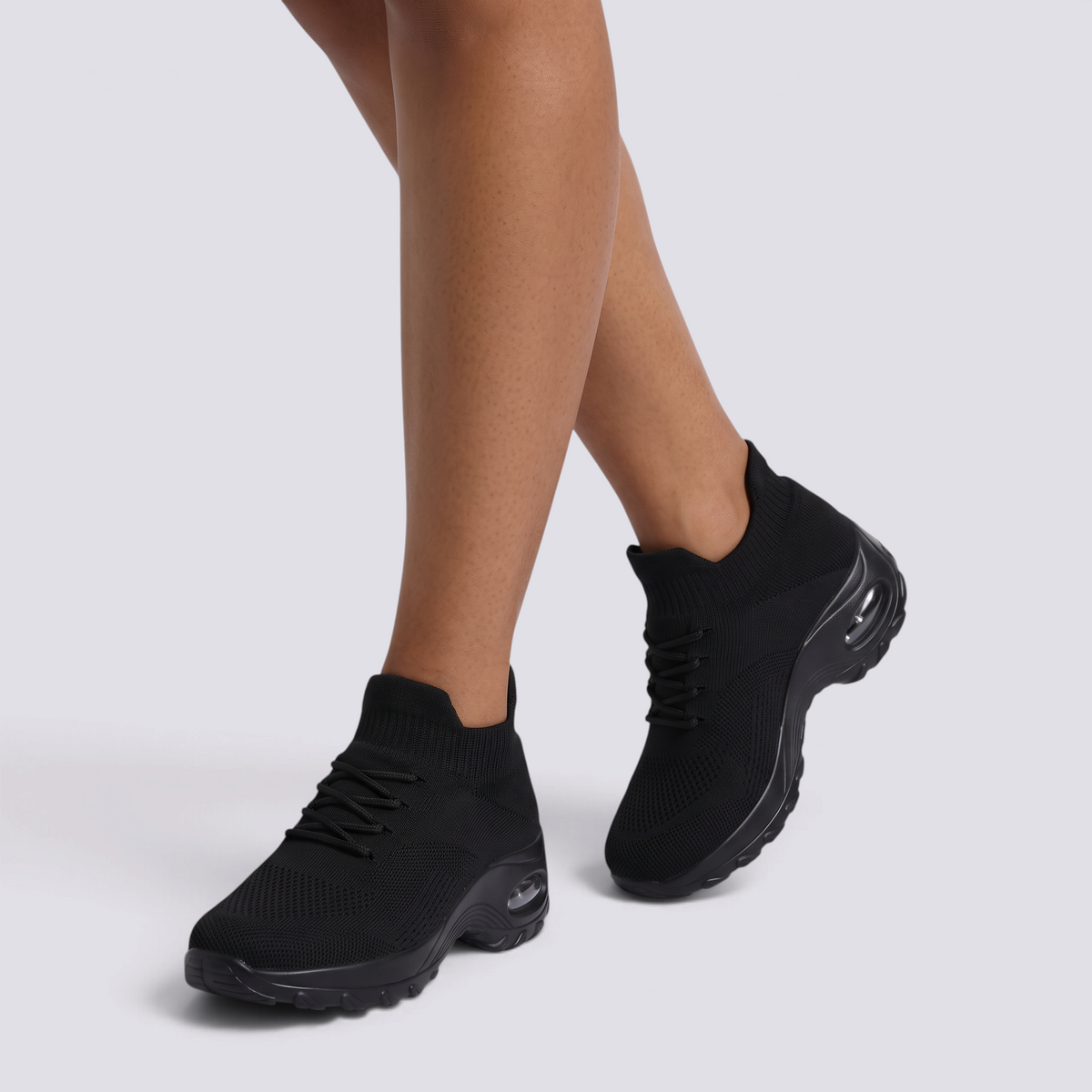 Zapatillas deportivas mujer plataforma tipo calcetín en negro, vista frontal