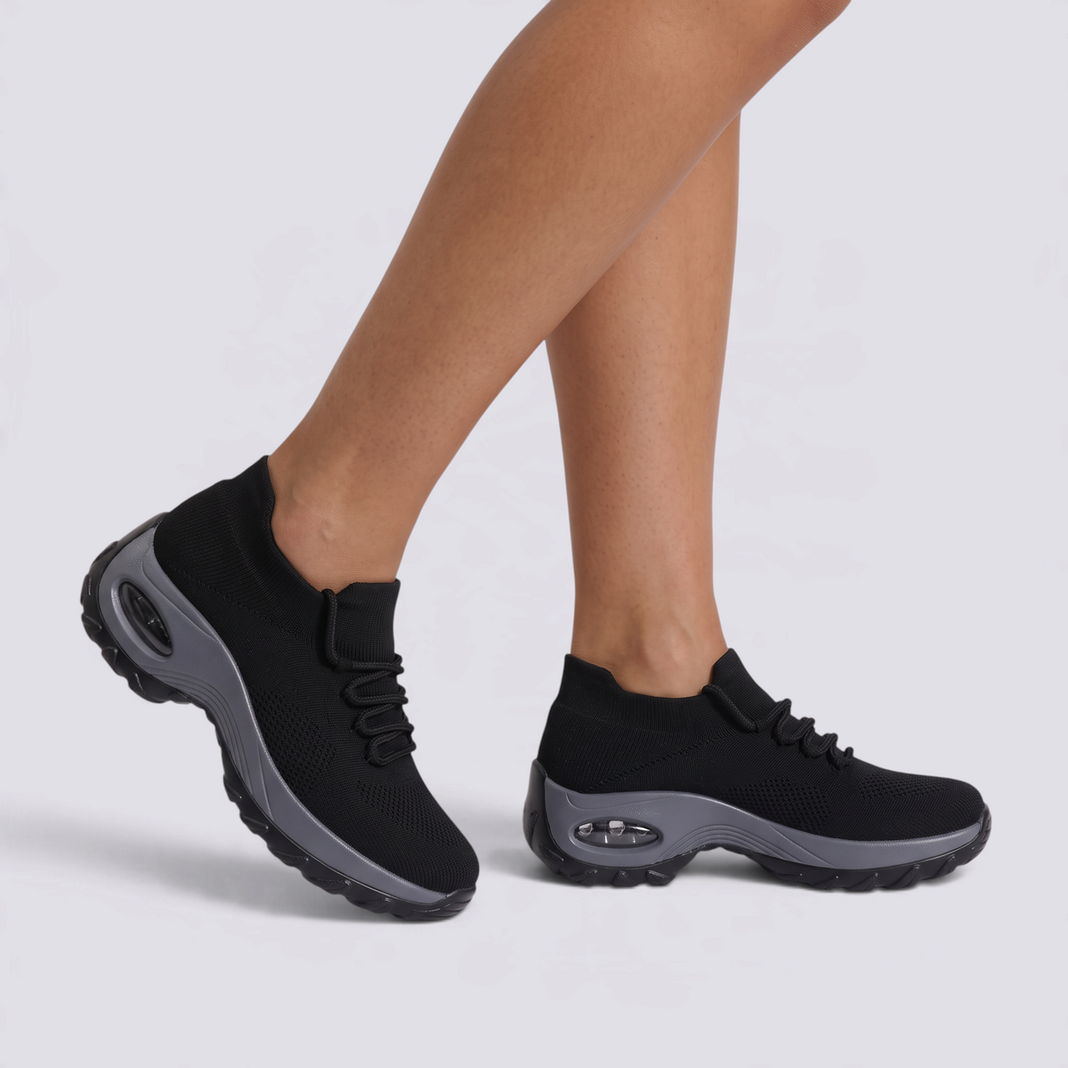 Zapatillas deportivas mujer plataforma tipo calcetín en negro y gris, vista lateral