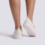Zapatillas slip-on mujer blancas con plataforma, vista trasera