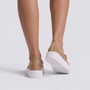 Zapatillas slip-on mujer color caqui con plataforma, vista trasera